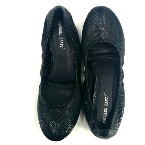 RS Black Genuine Leather Textured Round Toe Ballet Flat - Picture 6 of 9